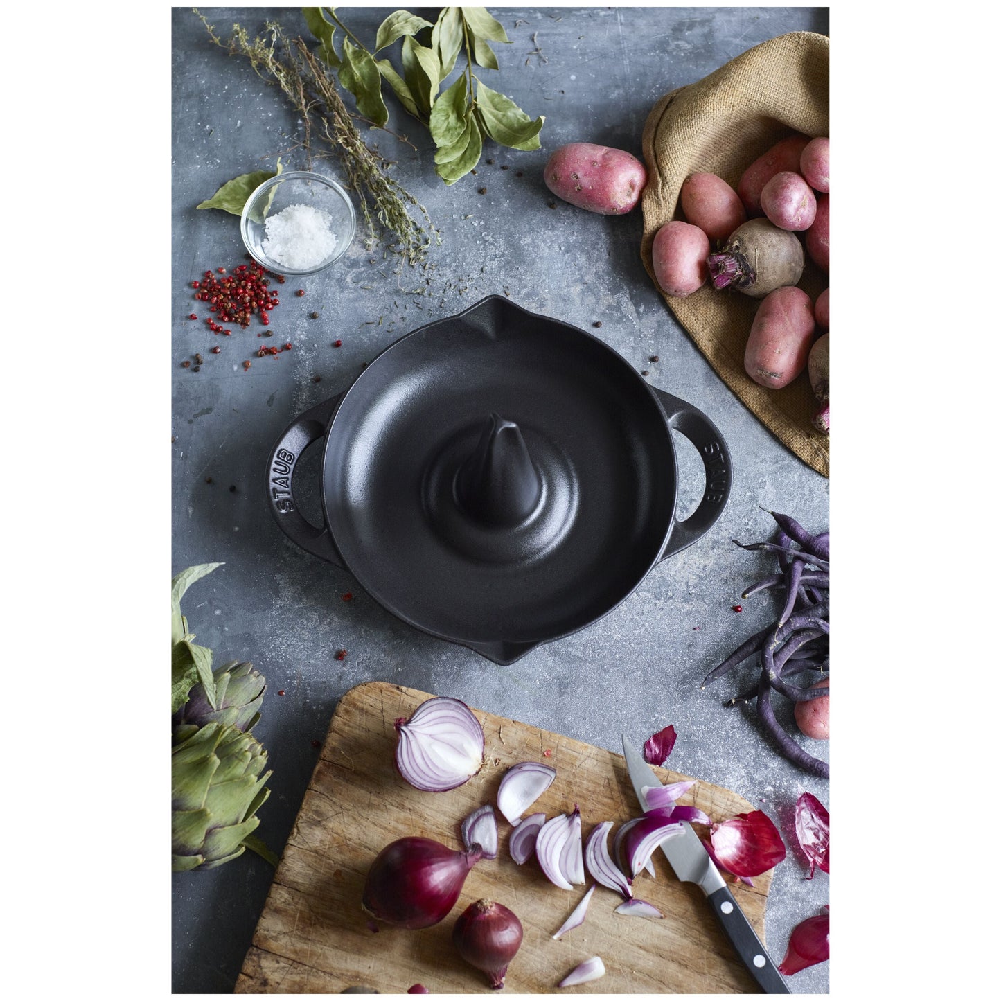 STAUB Specialities 24 cm Cast Iron Round Roaster, Black