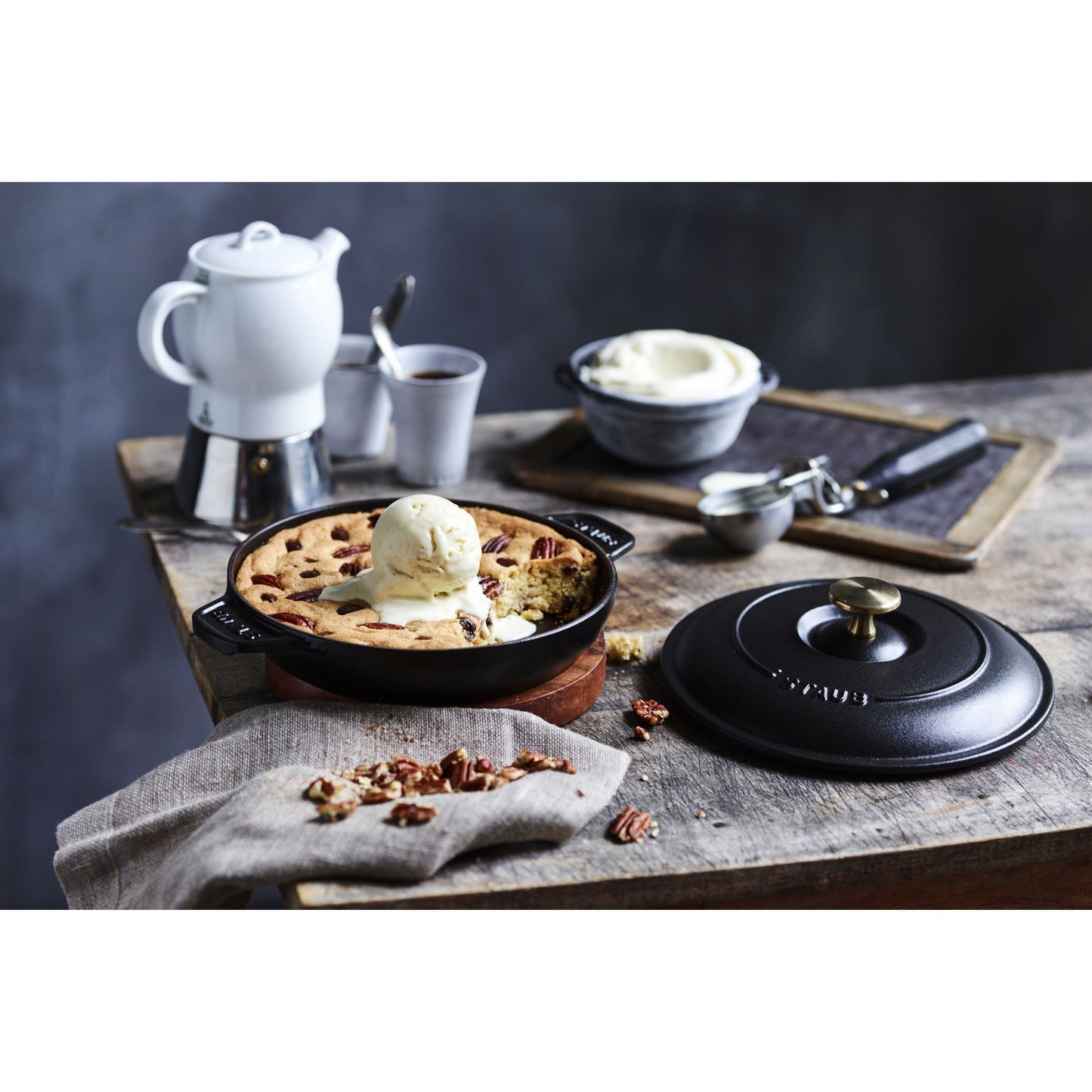 STAUB Specialities 750 ml Cast Iron Round Oven Dish With Lid, Black