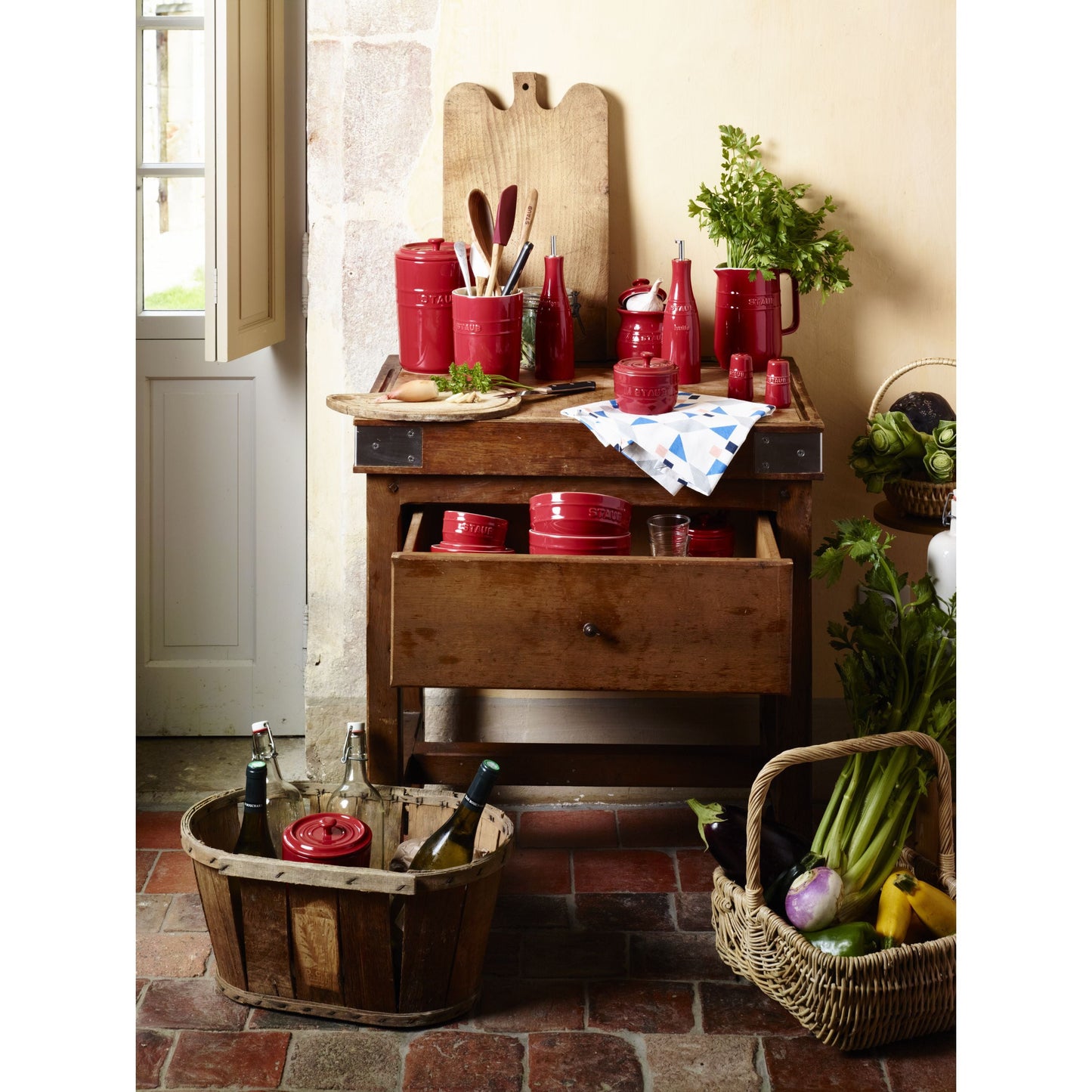 STAUB Ceramique 15 cm Ceramic Utensil Holder, Cherry