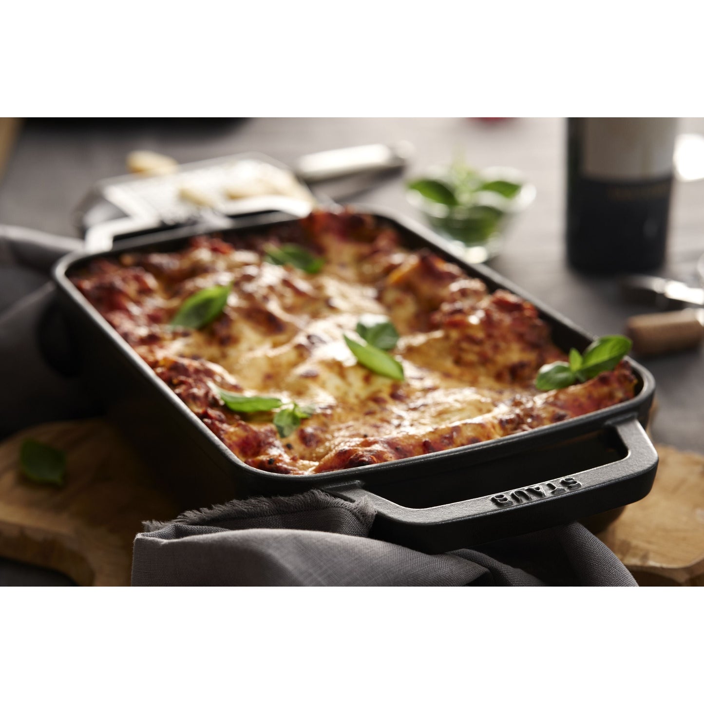 STAUB Specialities 3 L Cast Iron Rectangular Roasting and Baking Pan, Black