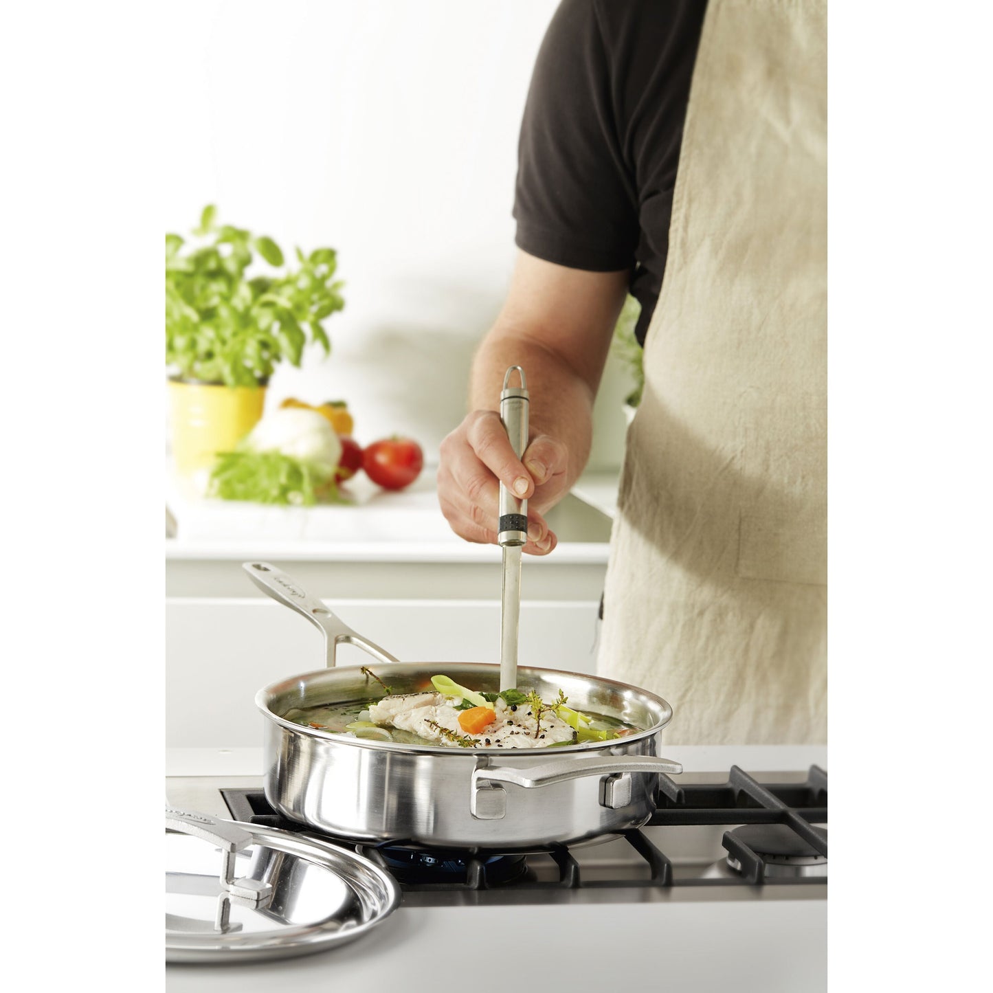 DEMEYERE Industry 5-Ply 3-Qt Stainless Steel Saute Pan With Handle Helper