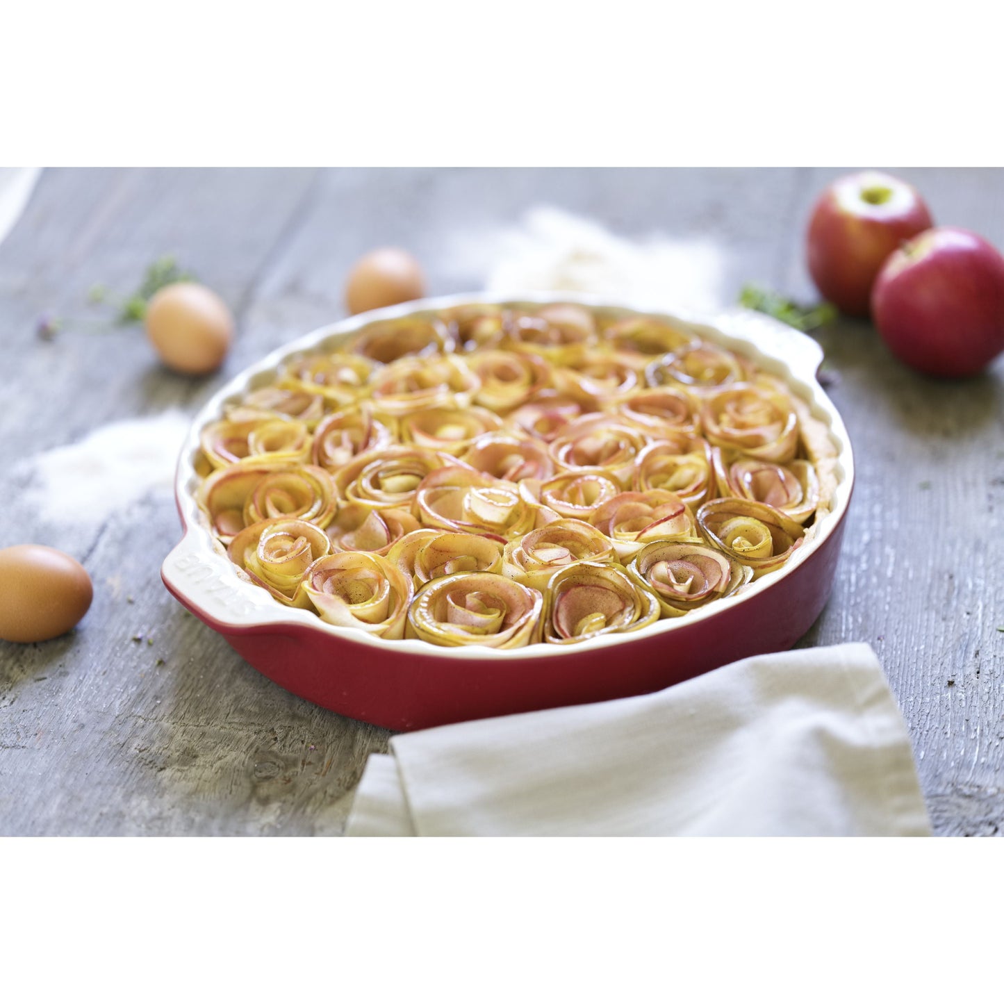 STAUB Ceramique 30 Cm Ceramic Round Pie Dish, Cherry