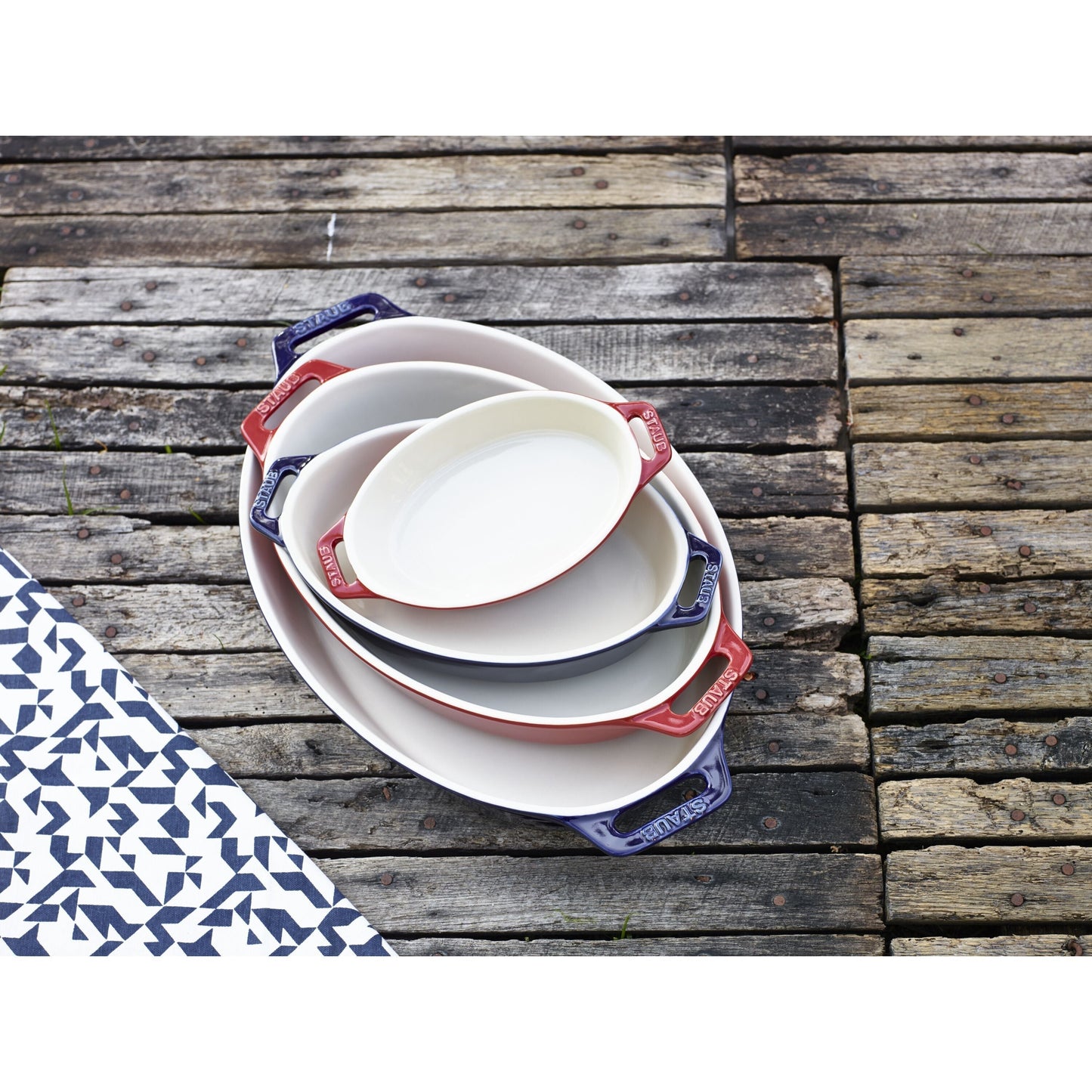 STAUB Ceramique 0.4 Ml Ceramic Oval Oven Dish, Cherry