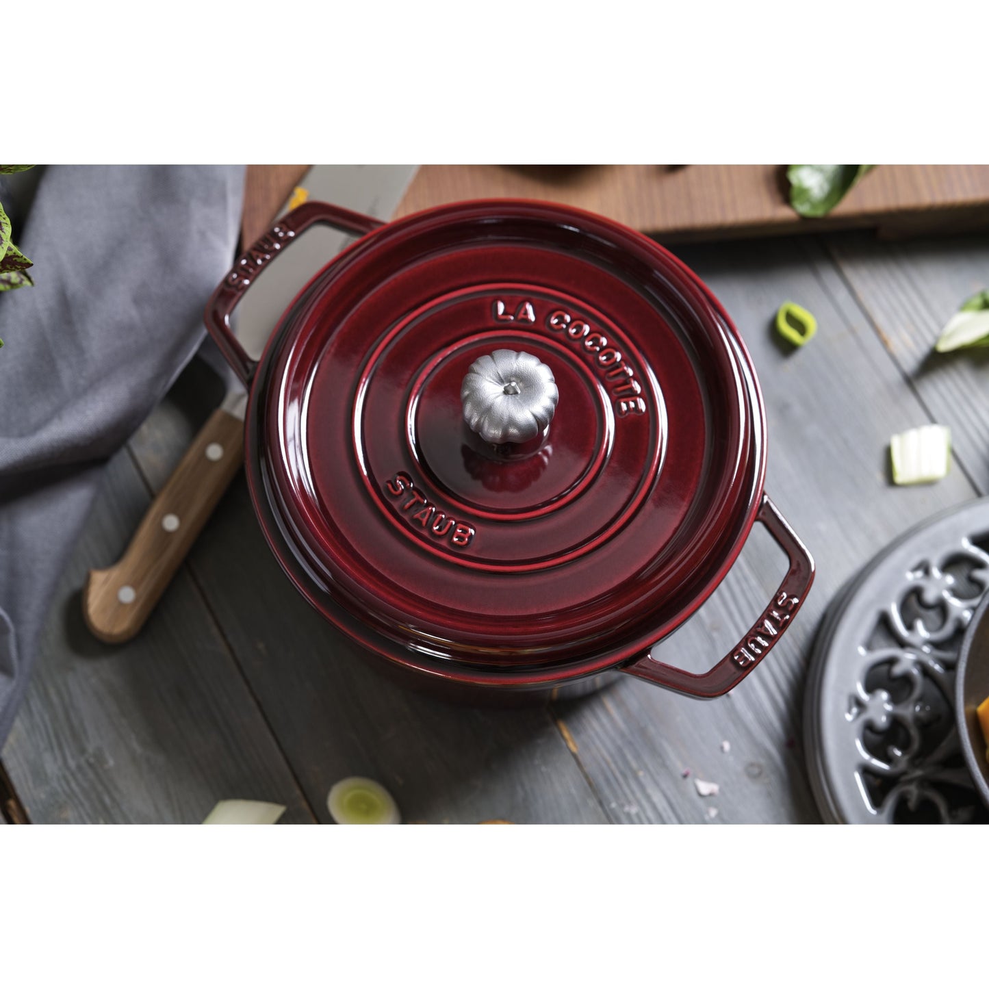 STAUB La Cocotte 3.7 L Cast Iron Round Cocotte, Grenadine-Red