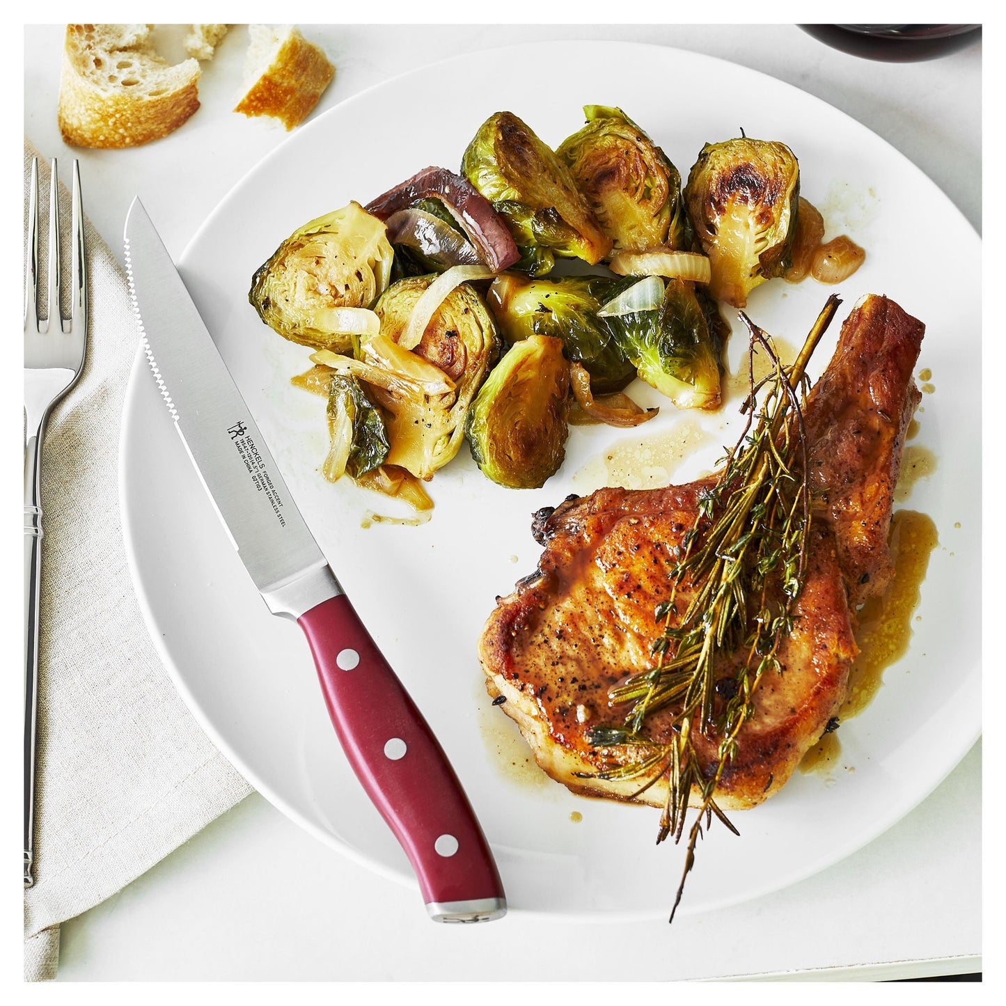 HENCKELS Forged Accent 4 Piece Steak Set, Red