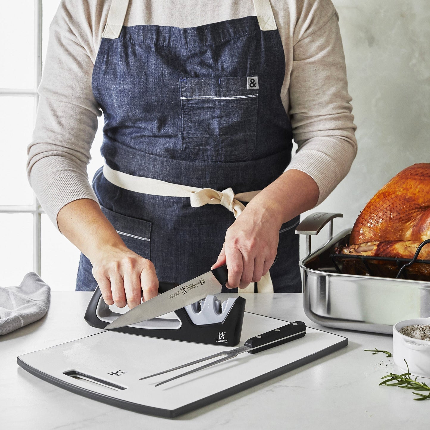 HENCKELS Knife Sharpener Black