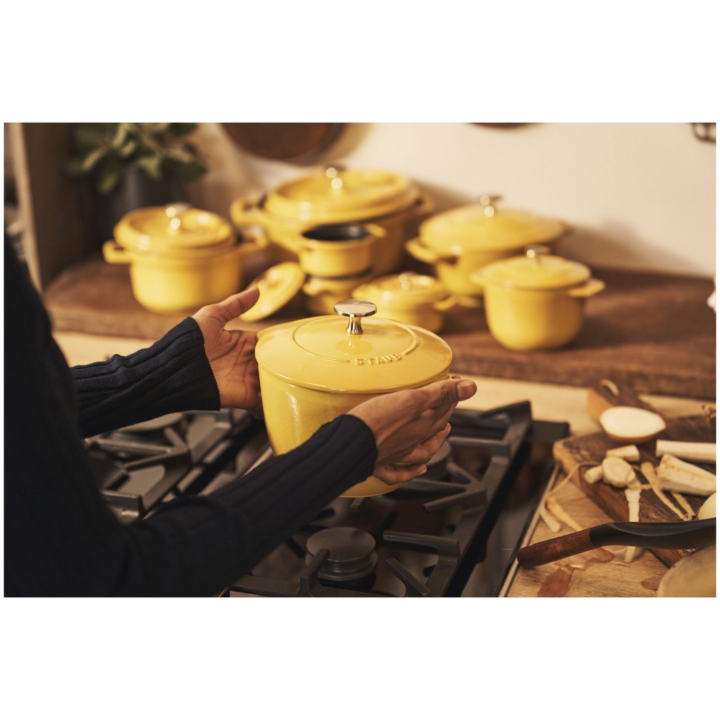STAUB La Cocotte 1.75 L Cast Iron Round Rice Cocotte, Citron