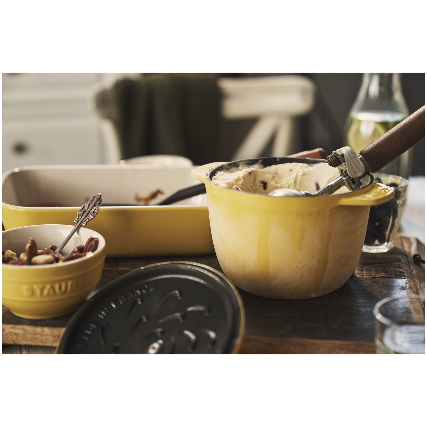 STAUB La Cocotte 1.75 L Cast Iron Round Rice Cocotte, Citron