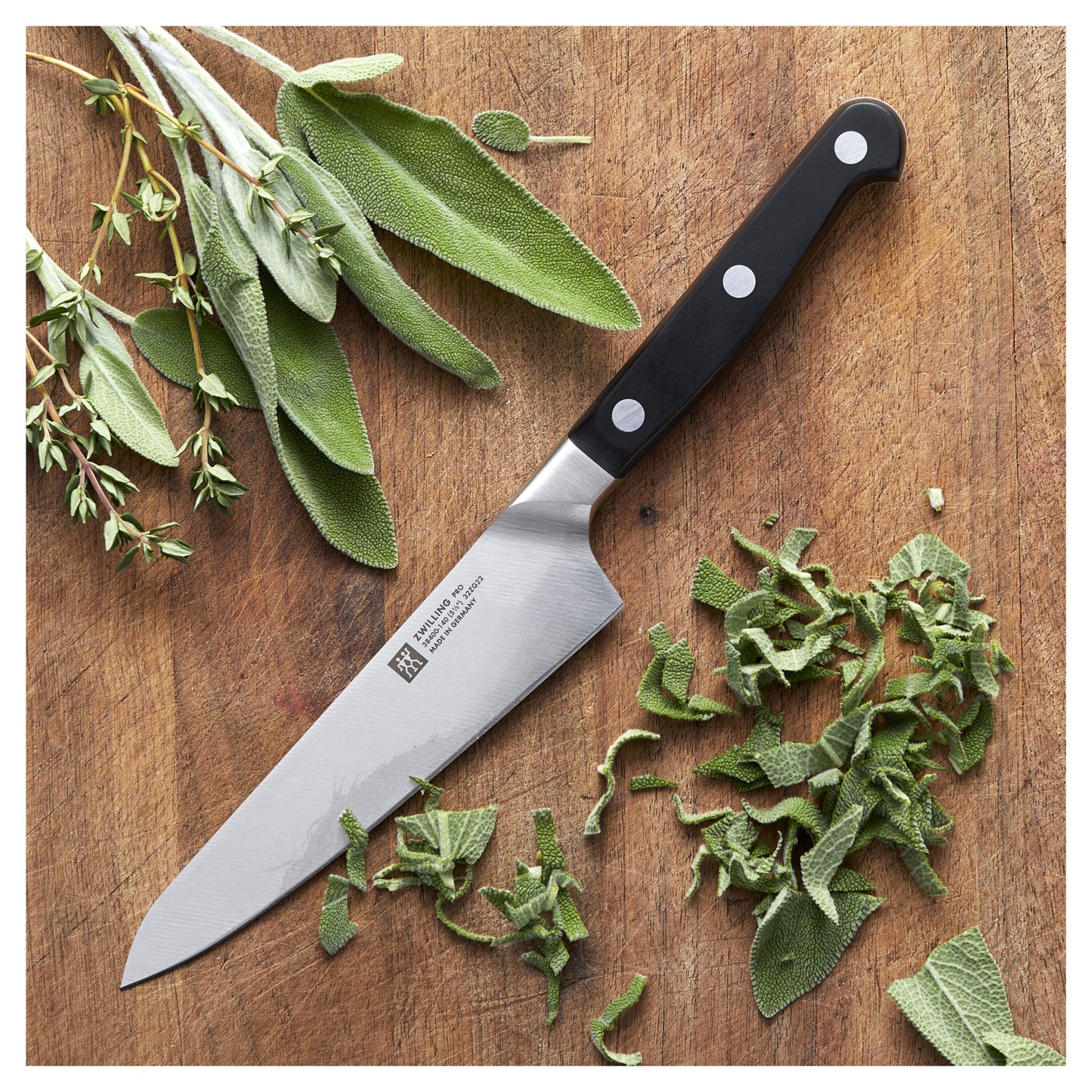 ZWILLING Pro 5.5 Inch Chef'S Knife Compact