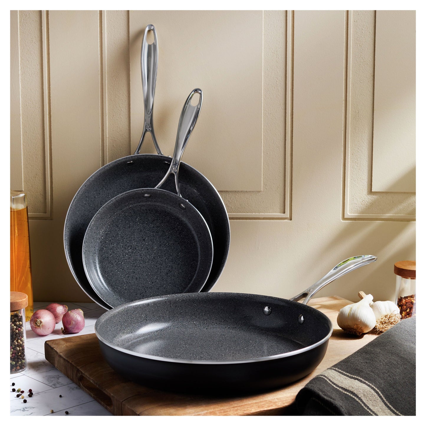 HENCKELS Capri 3 Piece Aluminum Fry Pan Set